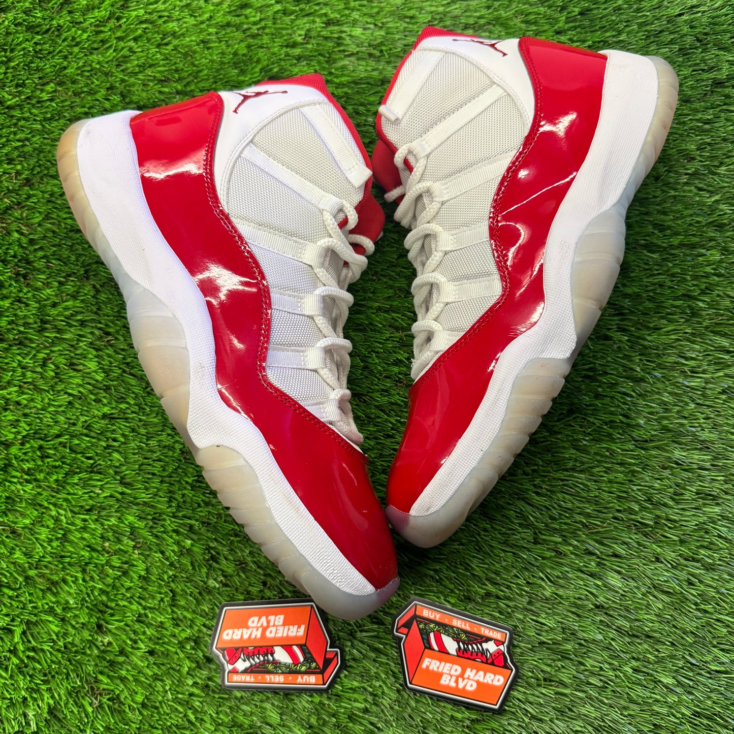 Jordan 11 Retro Cherry (2022) SIZE 13M/14.5W