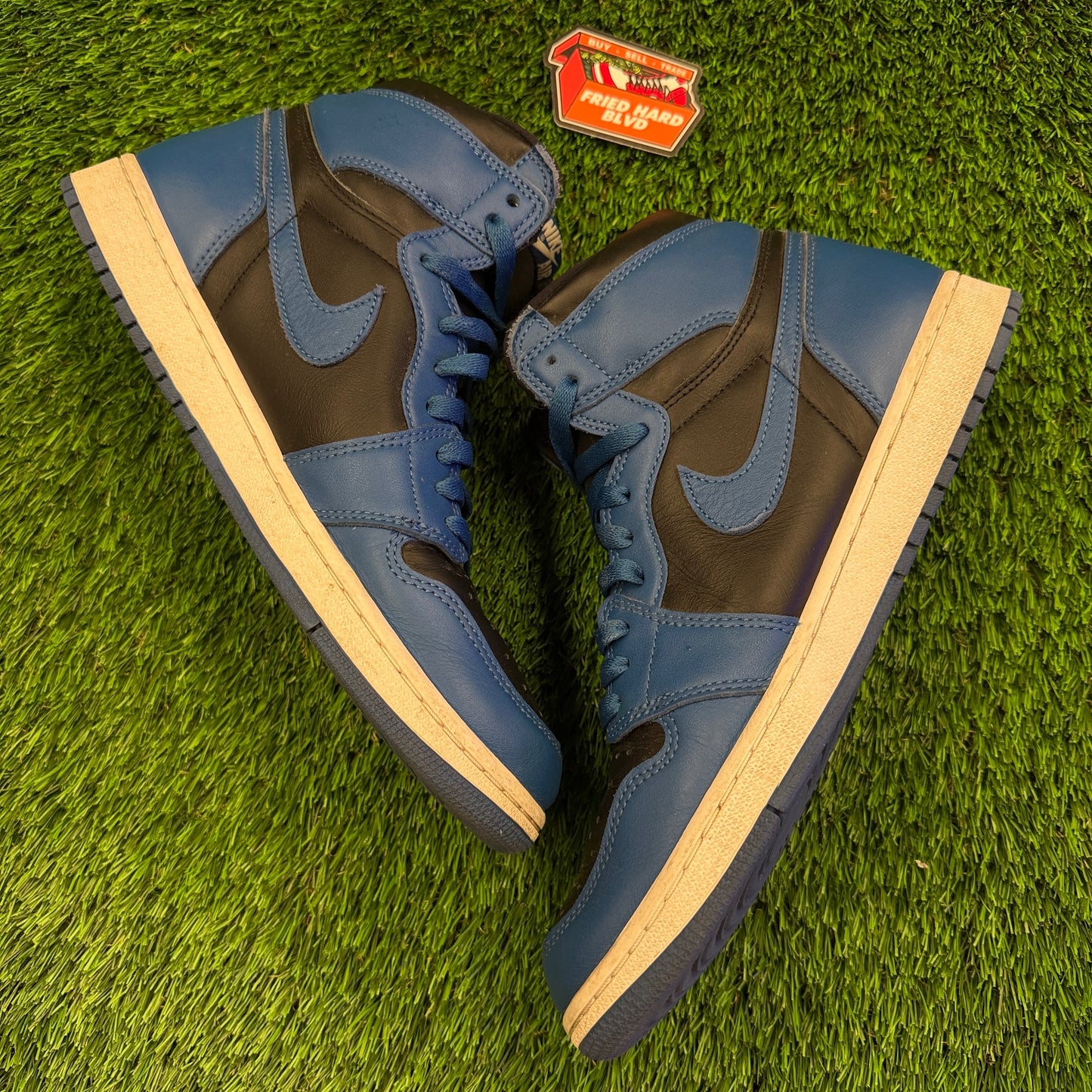 Air Jordan 1 Retro High OG 'Dark Marina Blue'