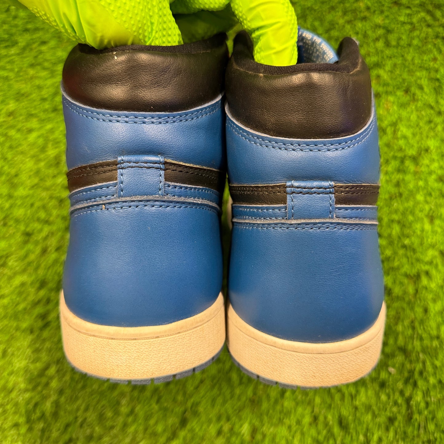 Air Jordan 1 Retro High OG 'Dark Marina Blue'