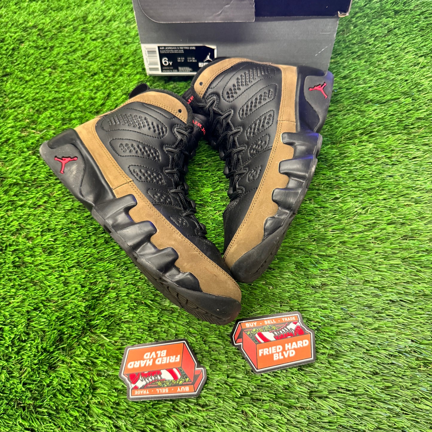 Jordan 9 Retro Olive (2024) (GS) SIZE 6Y/7.5W