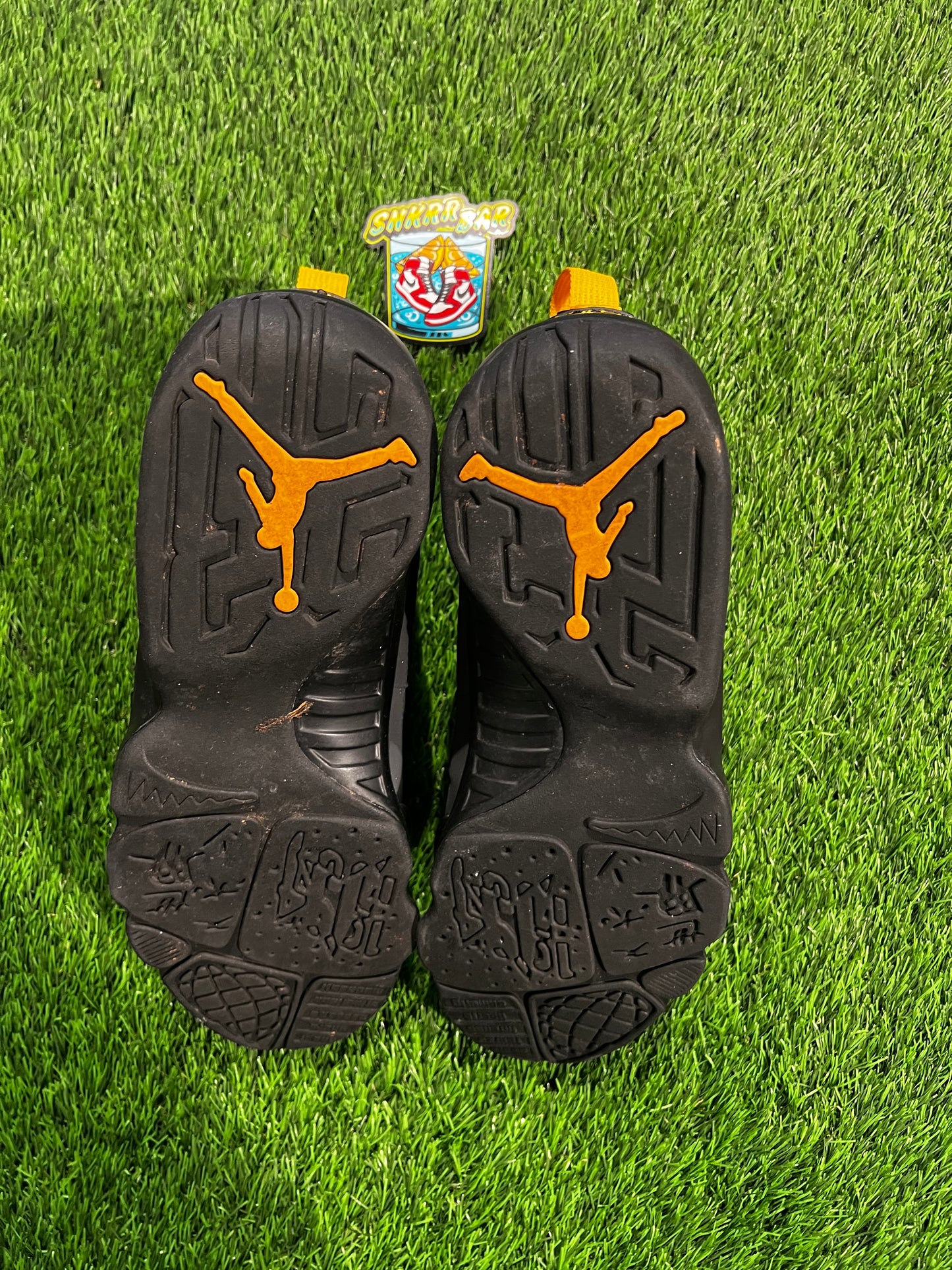 Jordan 9 Retro Dark Charcoal University Gold