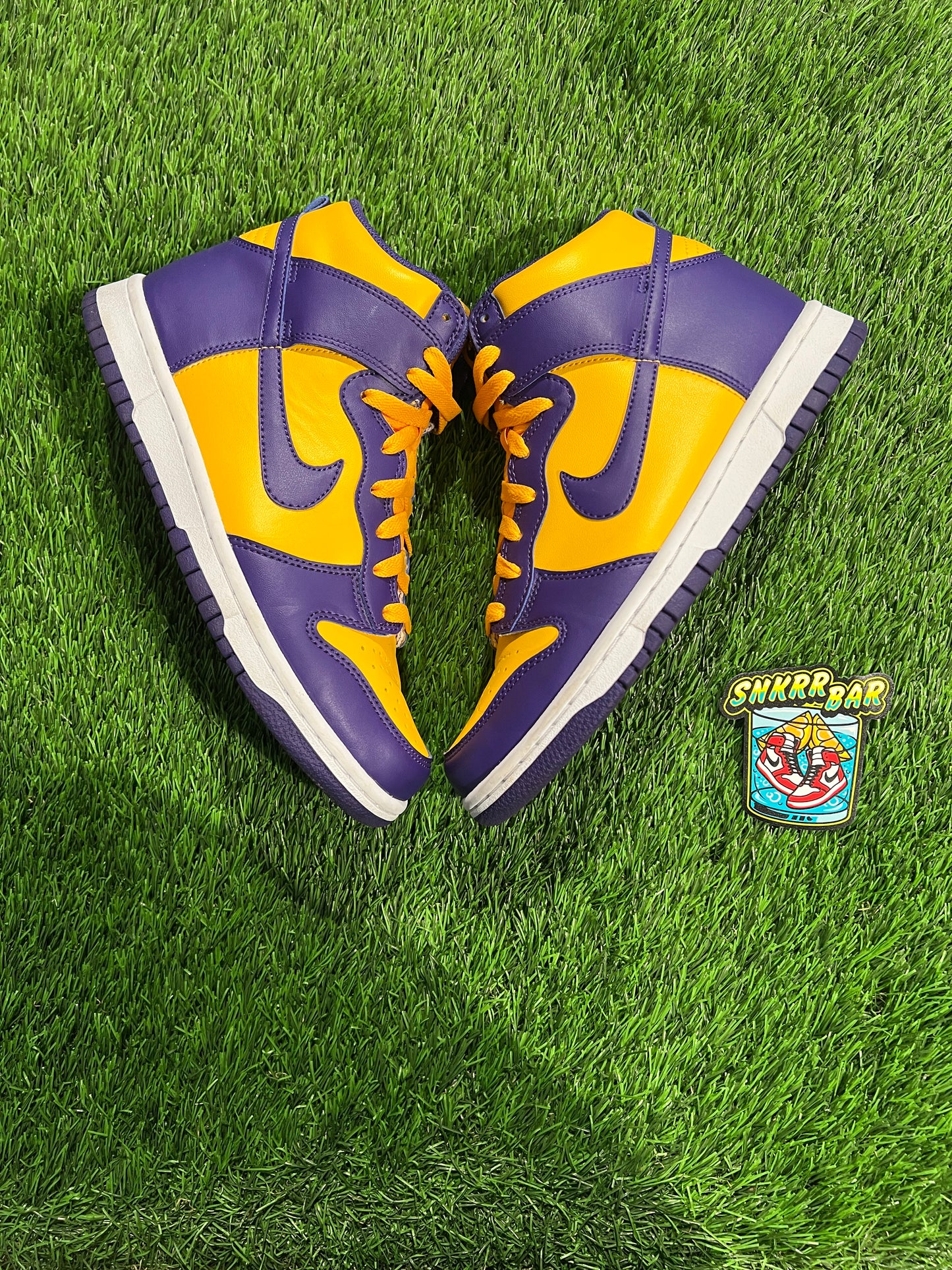 Dunk High Lakers (GS) SIZE 6.5Y/8W