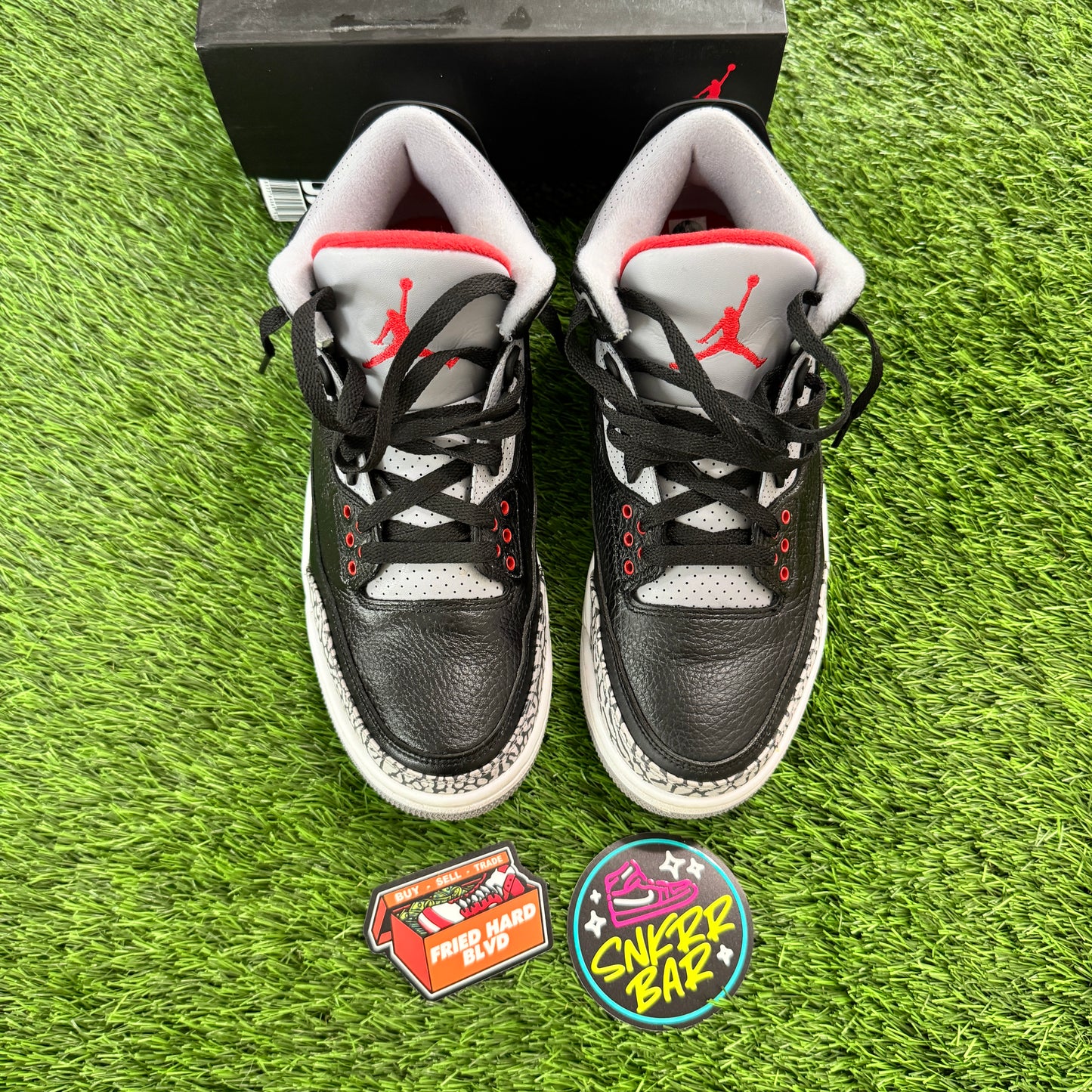 Jordan 3 Retro Black Cement (2018) SIZE 9M/10.5W