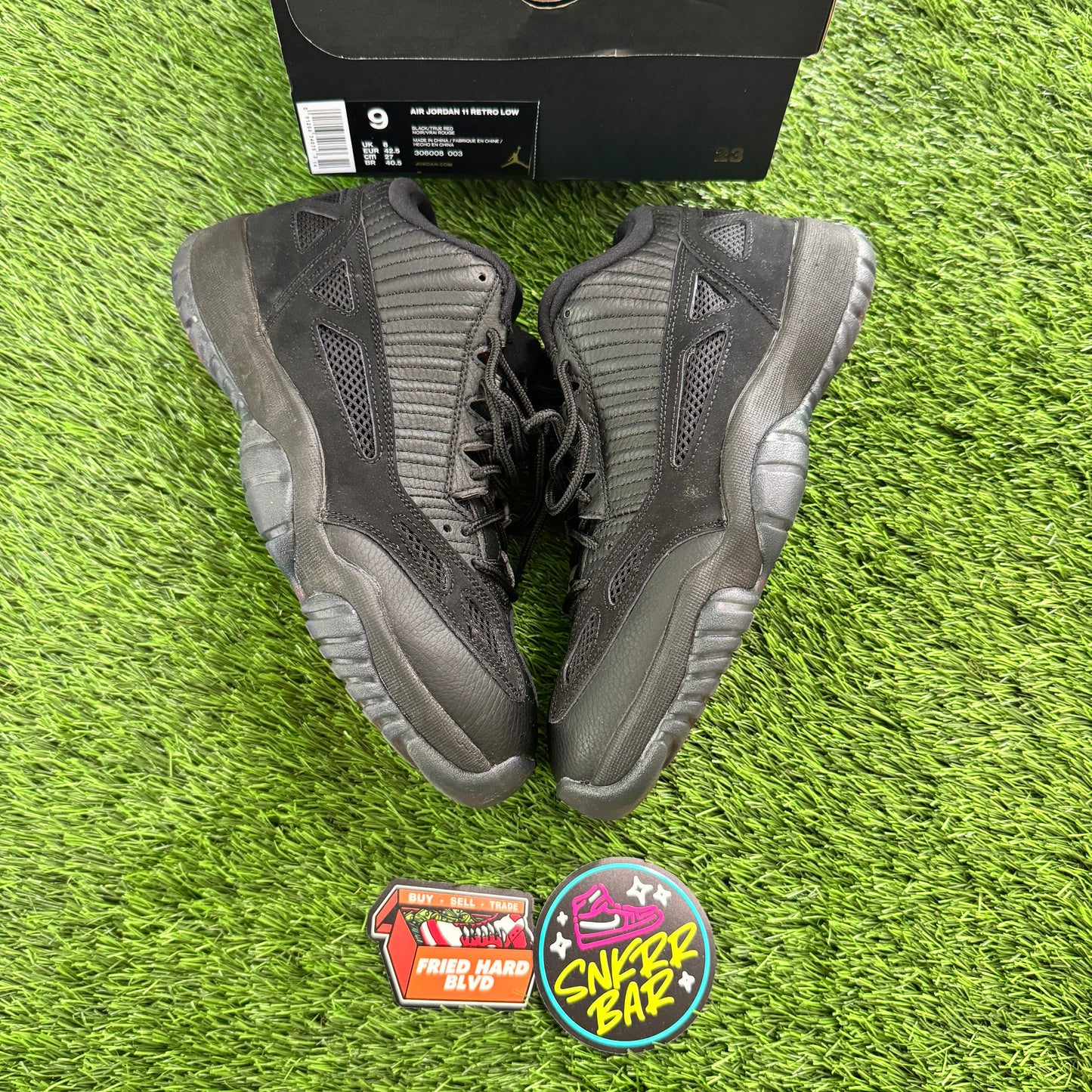 Jordan 11 Retro Low IE Referee (2015)