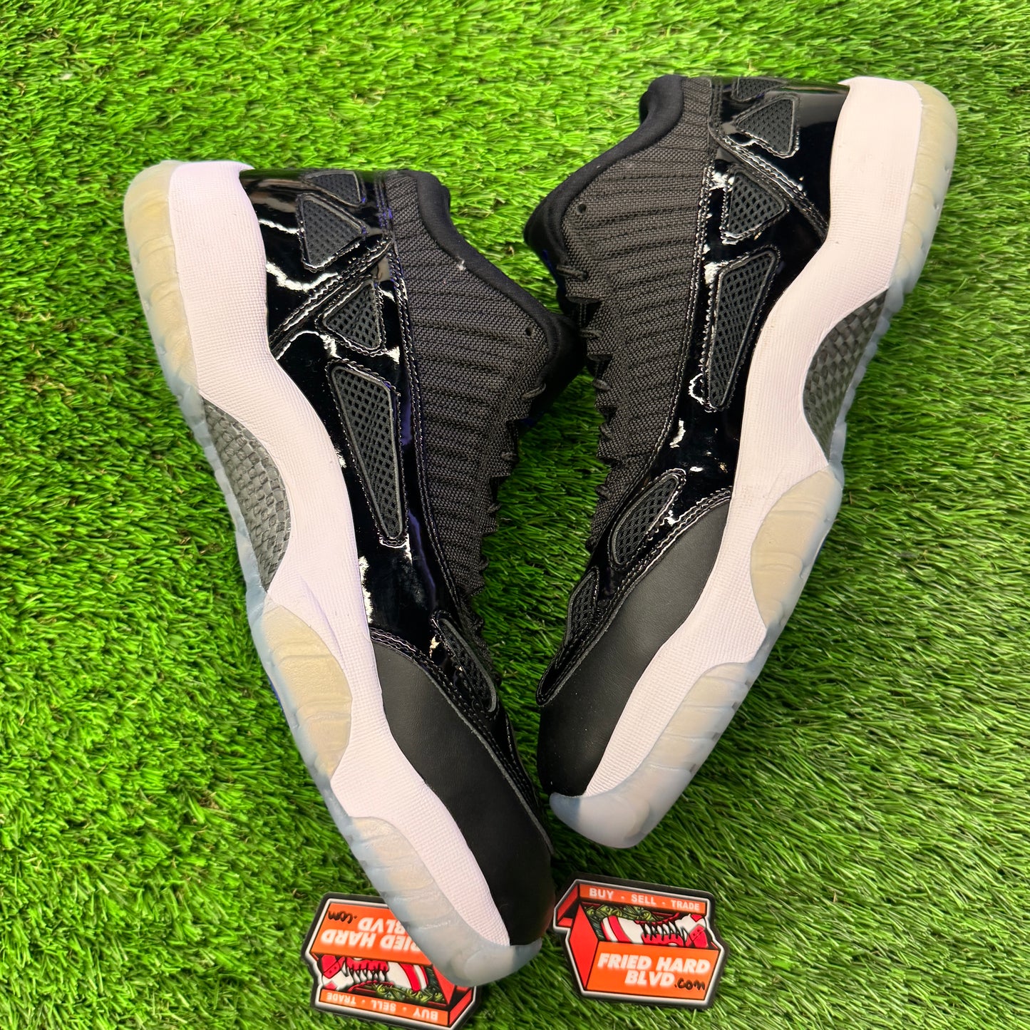 Jordan 11 Retro Low IE Space Jam SIZE 15M/16.5W