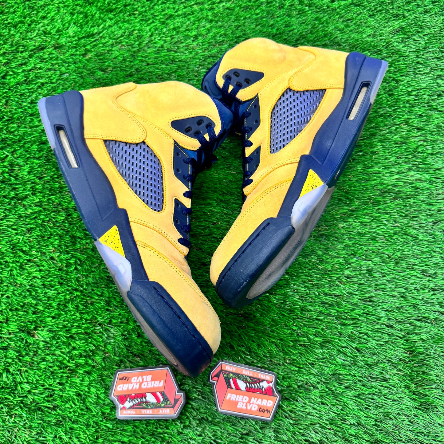 Jordan 5 Retro Michigan SIZE 15M/16.5W