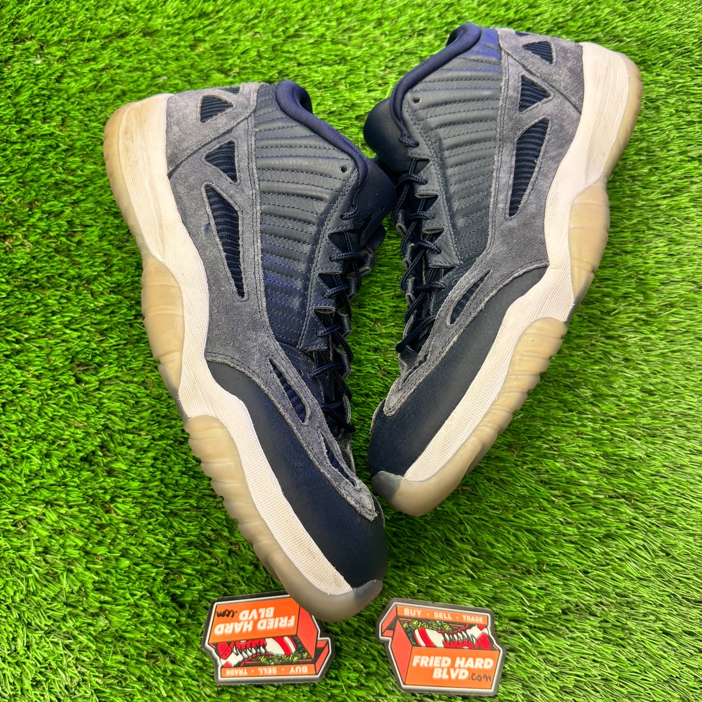 Jordan 11 Retro Low IE Obsidian SIZE 16M/17.5W