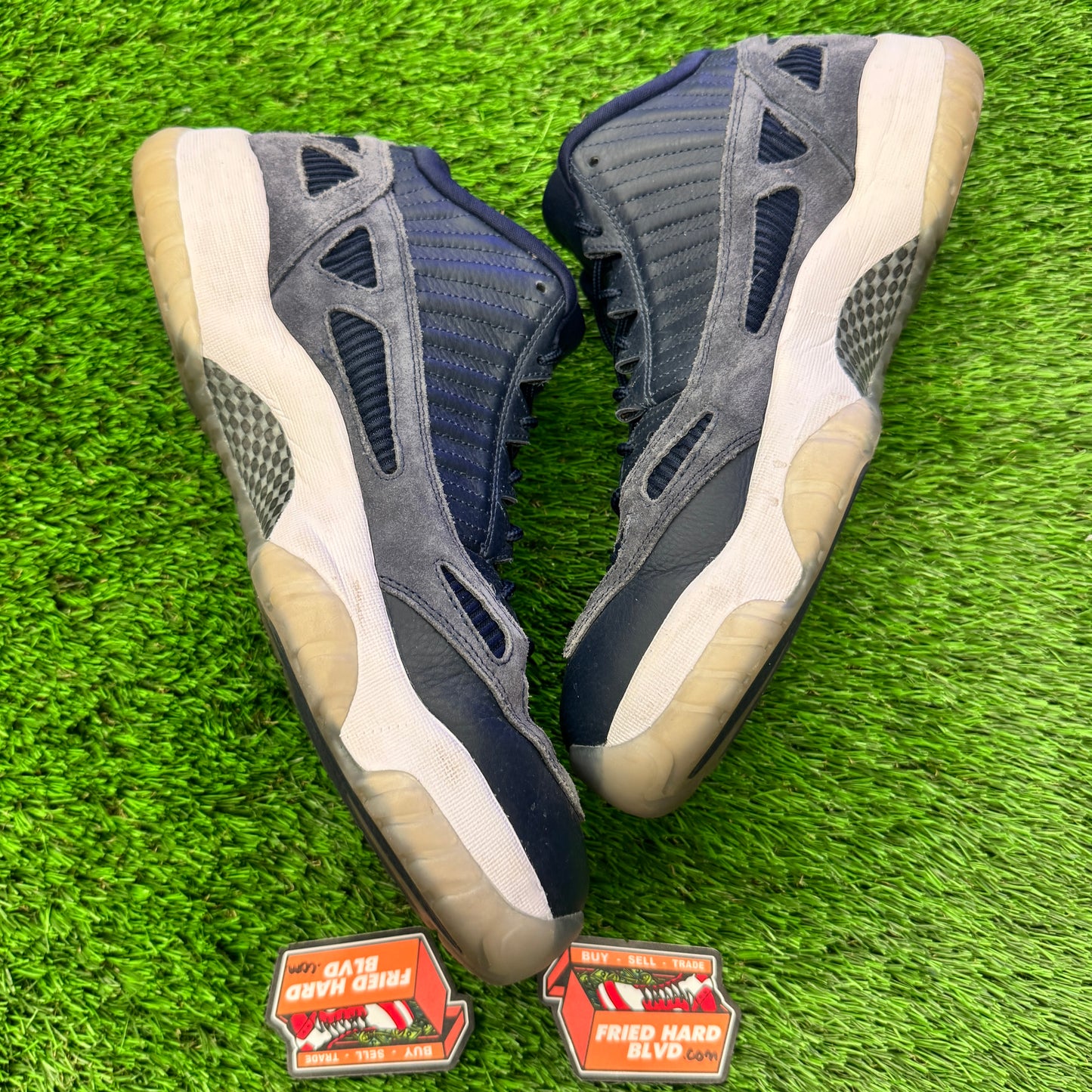 Jordan 11 Retro Low IE Obsidian SIZE 16M/17.5W