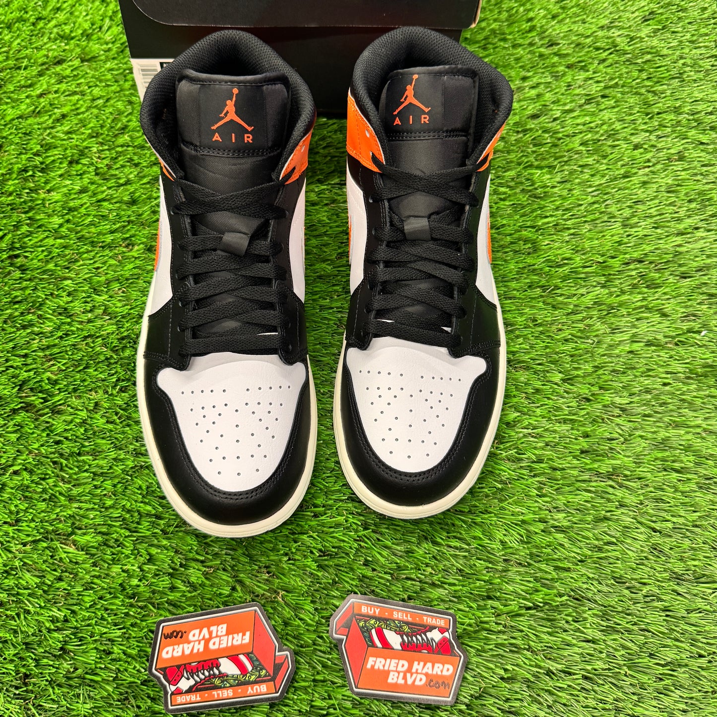 Jordan 1 Mid Black Toe Starfish 9M/10.5W