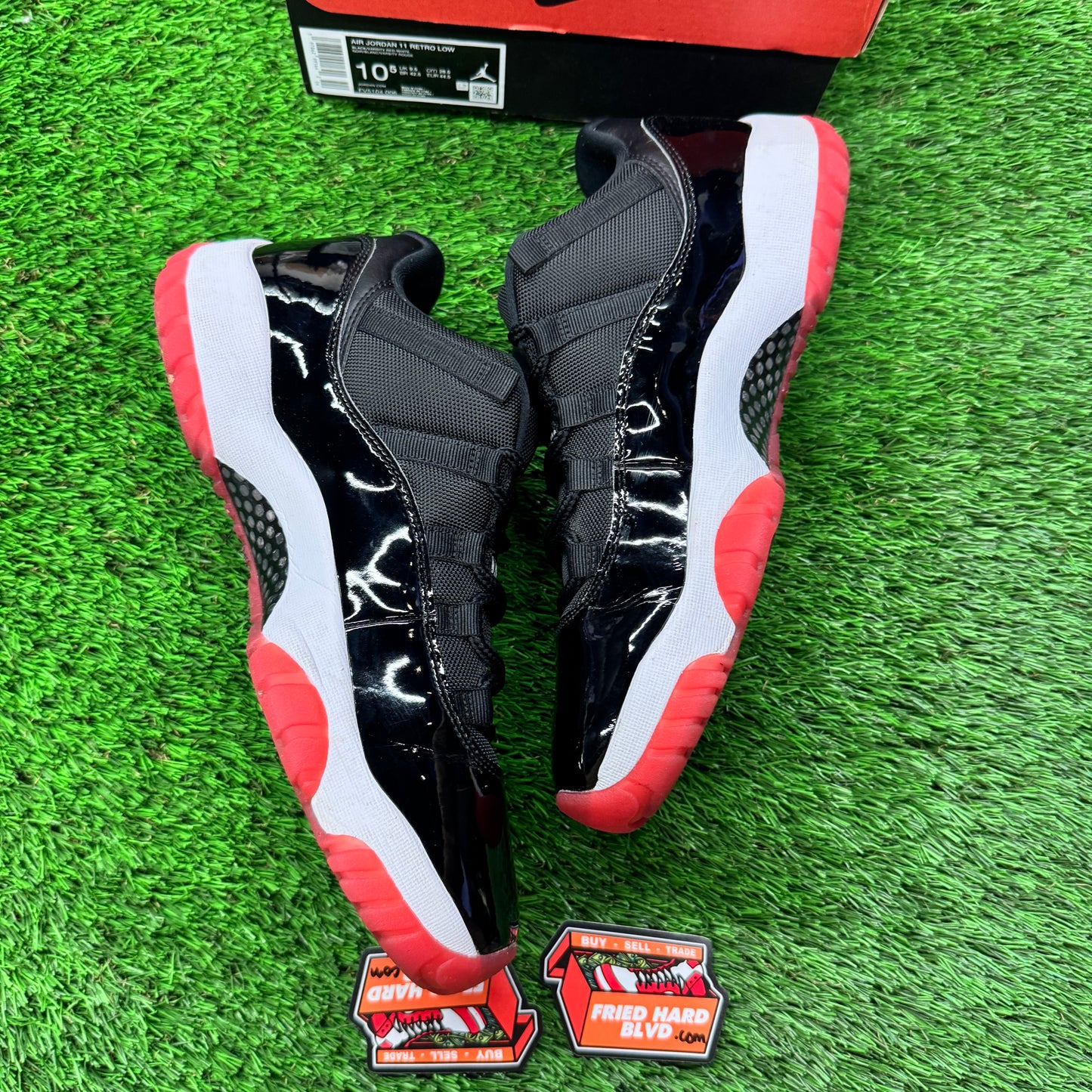 Jordan 11 Retro Low Bred (2025) SIZE 10.5M/12W