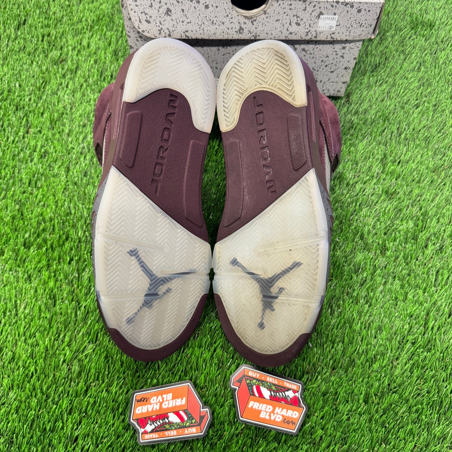 Jordan 5 Retro Burgundy (2023) 9.5M/11W