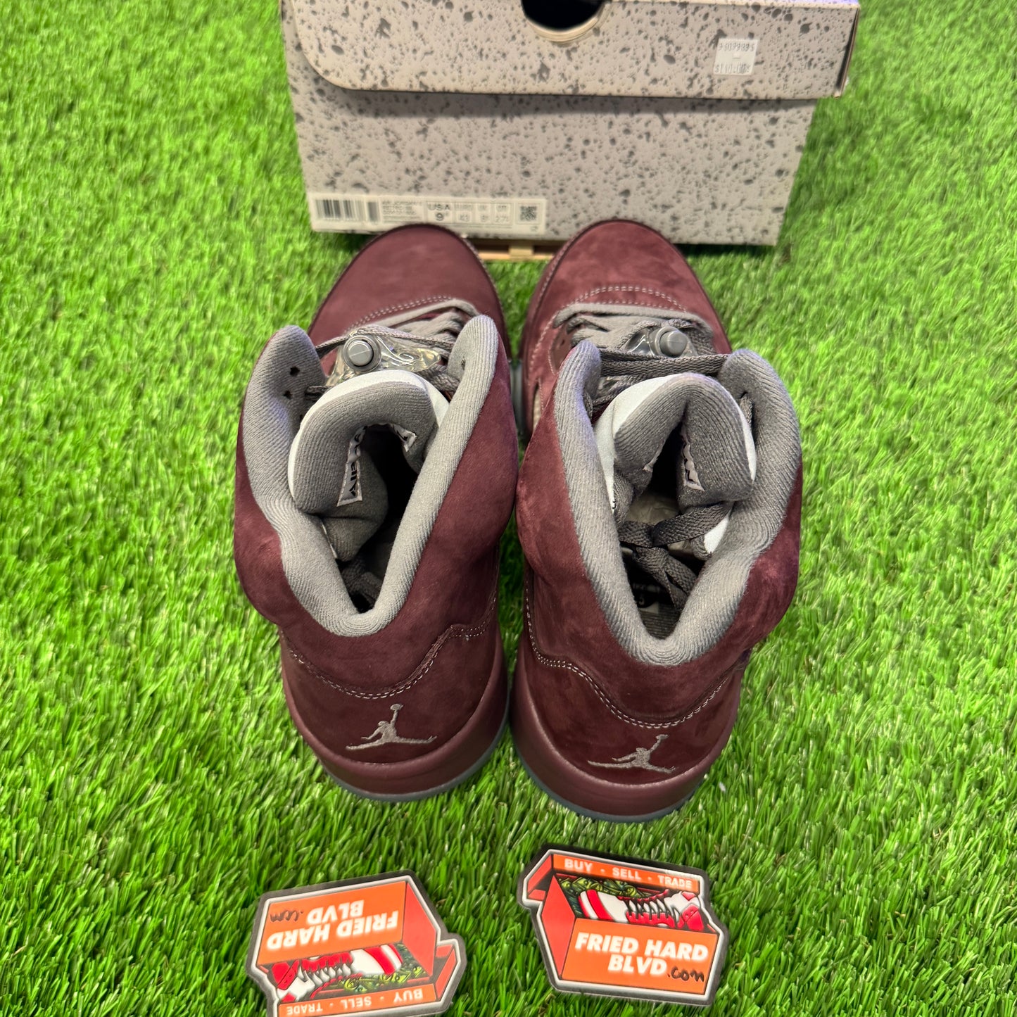 Jordan 5 Retro Burgundy (2023) 9.5M/11W