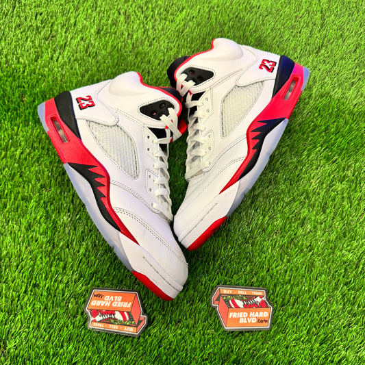 Jordan 5 Retro Fire Red Black Tongue (2025) SIZE 9M/10.5W