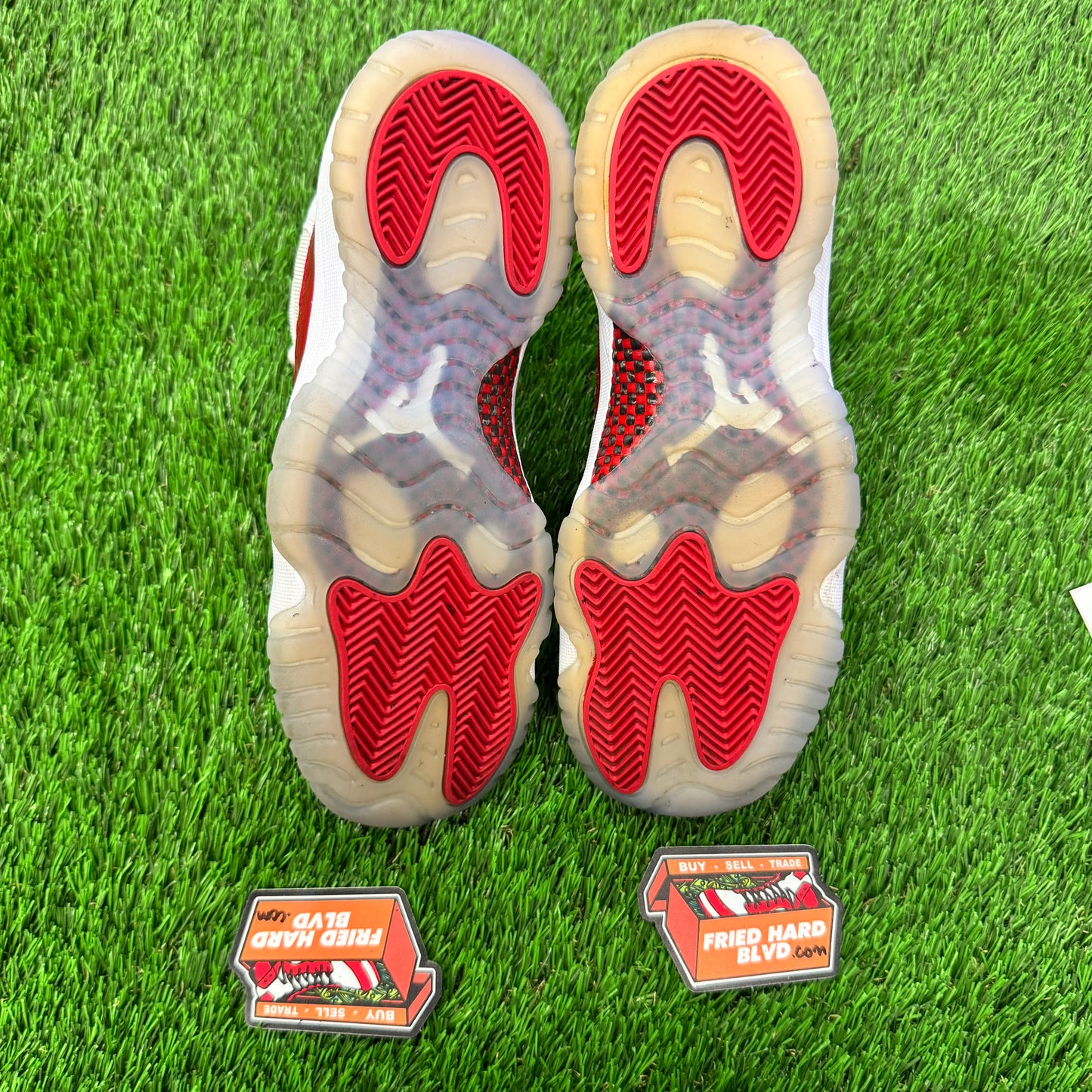 Jordan 11 Retro Cherry (2022) (GS) 7Y/8.5W