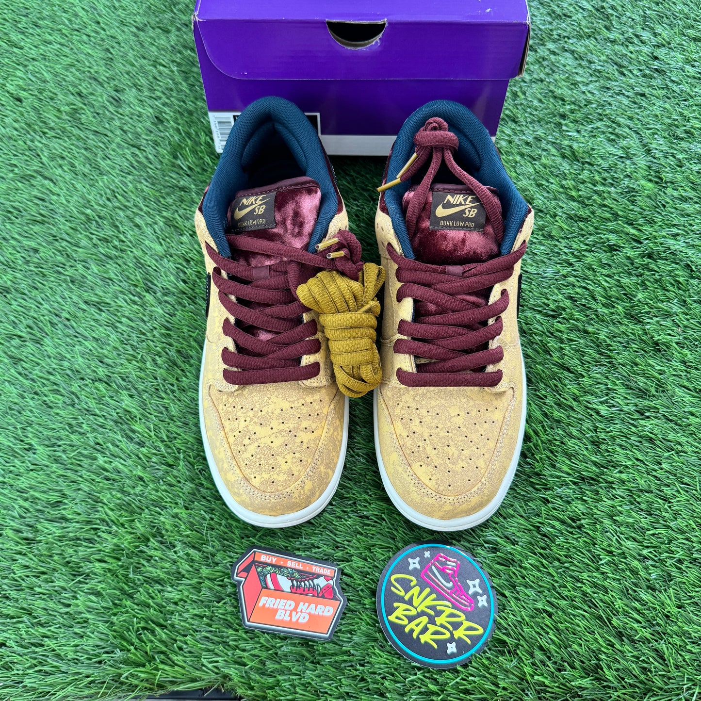 Nike SB Dunk Low City of Cinema