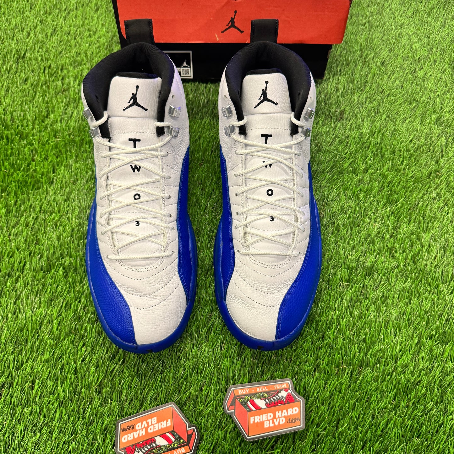 Jordan 12 Retro Blueberry SIZE 12M/13.5W