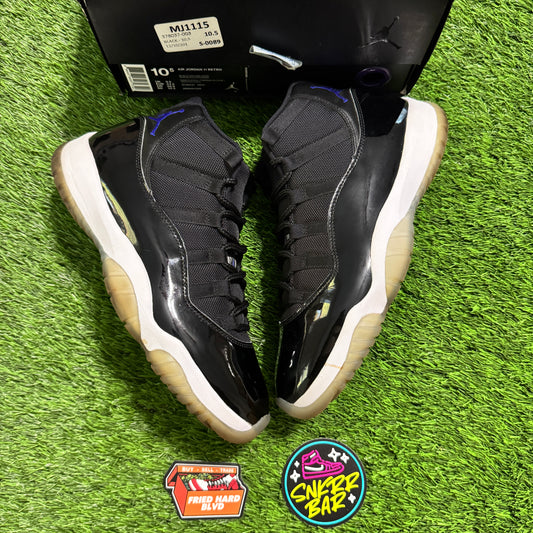 Jordan 11 Retro Space Jam (2016)