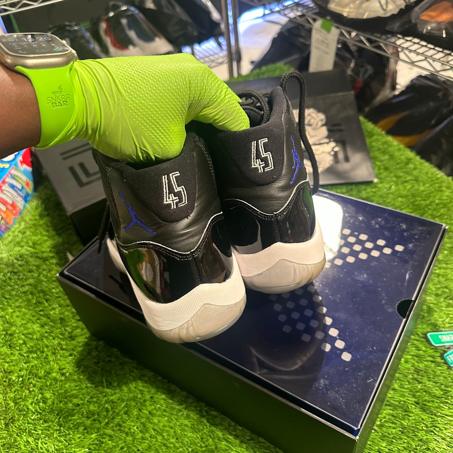 Air Jordan 11 Space Jam