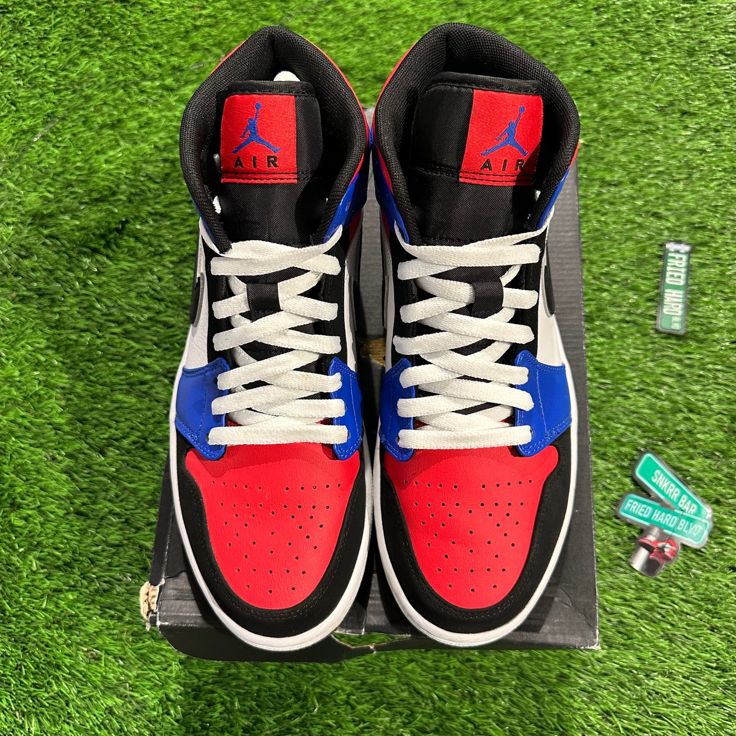Jordan 1 Mid Top 3