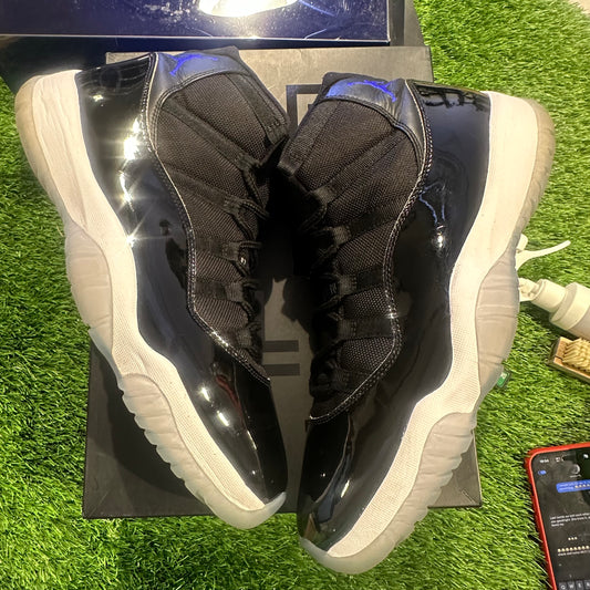 Jordan 11 Retro Space Jam (2016)