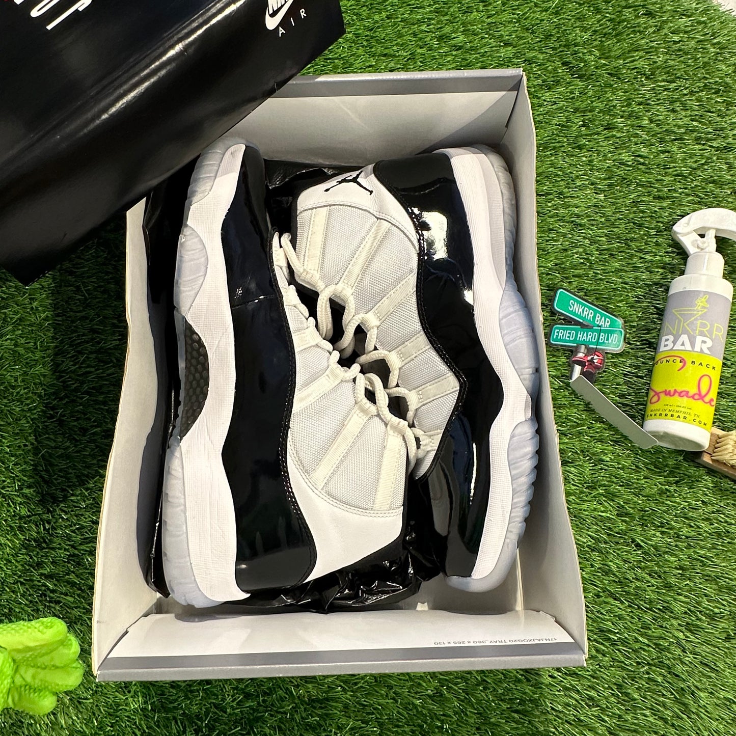 Air Jordan 11 Retro Concord (2018)