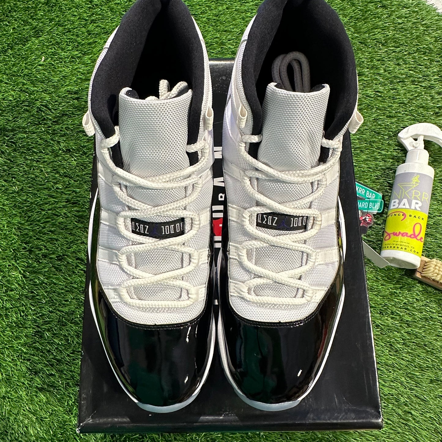 Air Jordan 11 Retro Concord (2018)