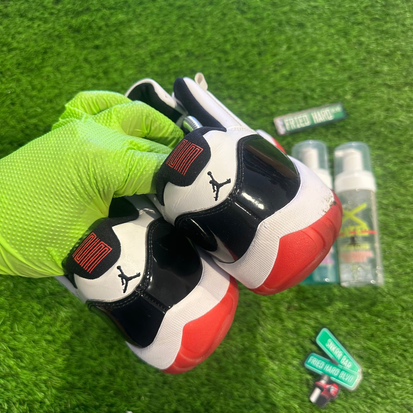 Jordan 11 Retro Low Concord Bred