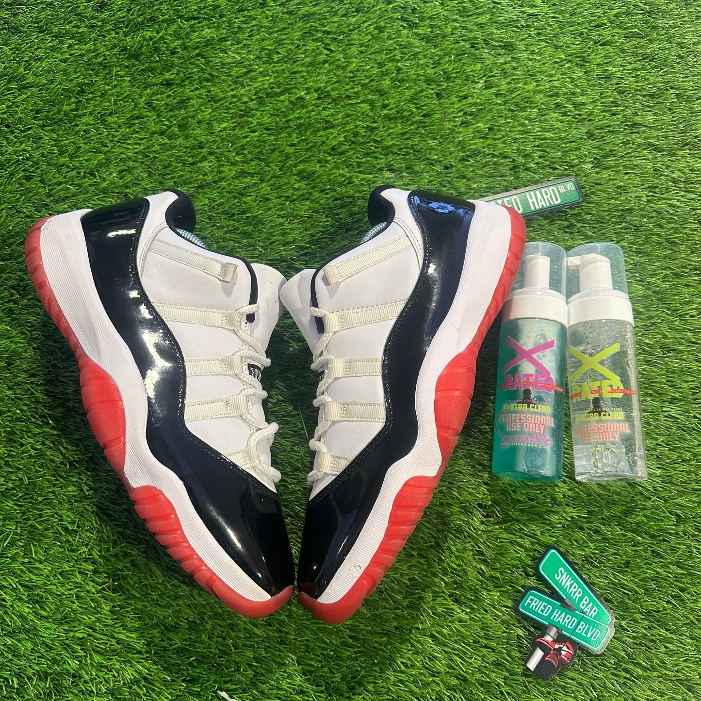Jordan 11 Retro Low Concord Bred