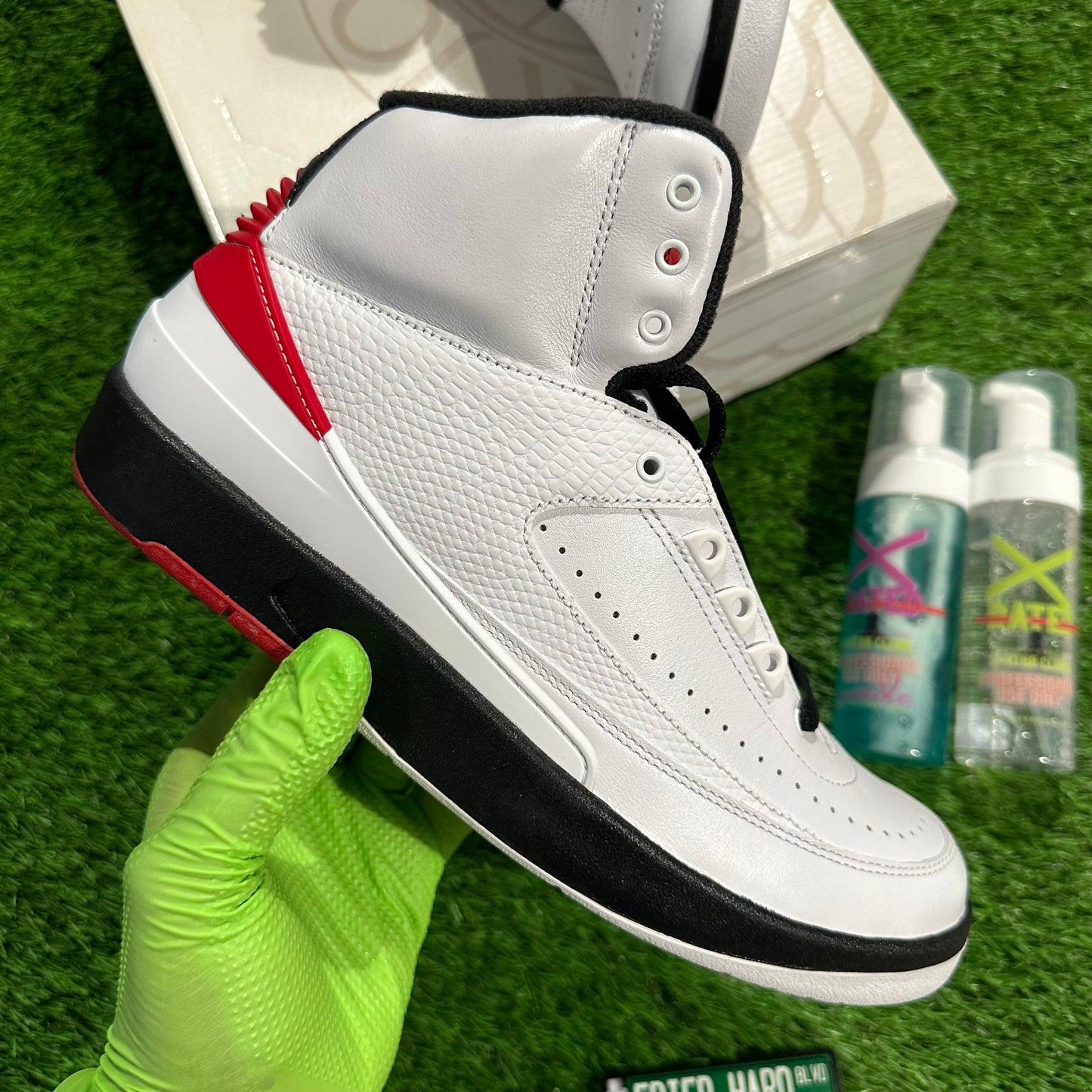 Jordan 2 Retro OG Chicago (2022)
