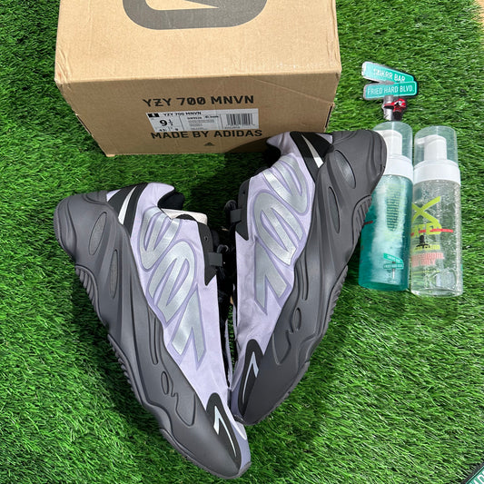 Yeezy Boost 700 MNVN Geode