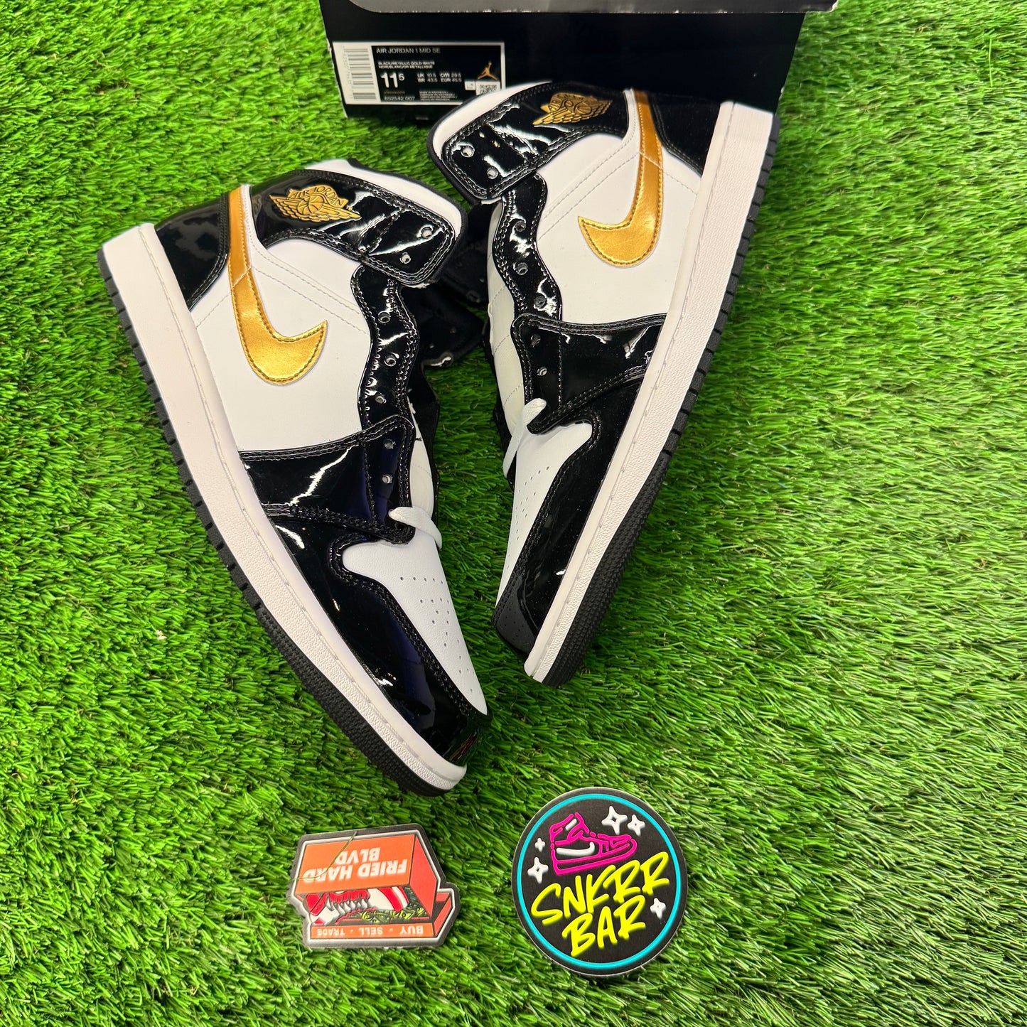 Jordan 1 Mid Patent Black White Gold 11.5M/13W
