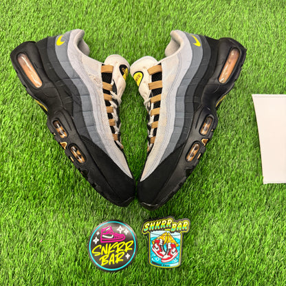 Air Max 95 Icons Yellow Strike SIZE 12M/13.5W