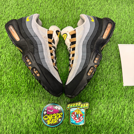 Air Max 95 Icons Yellow Strike SIZE 12M/13.5W