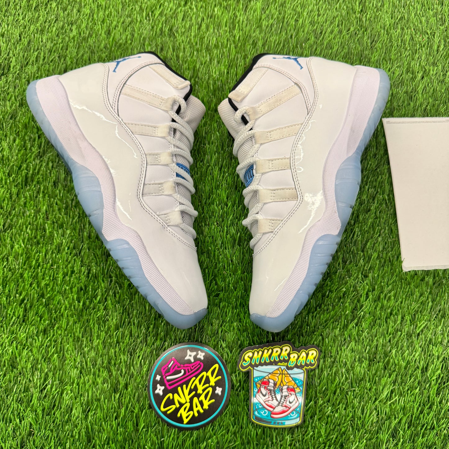 Jordan 11 Retro Legend Blue (2024) SIZE 6.5M/8W