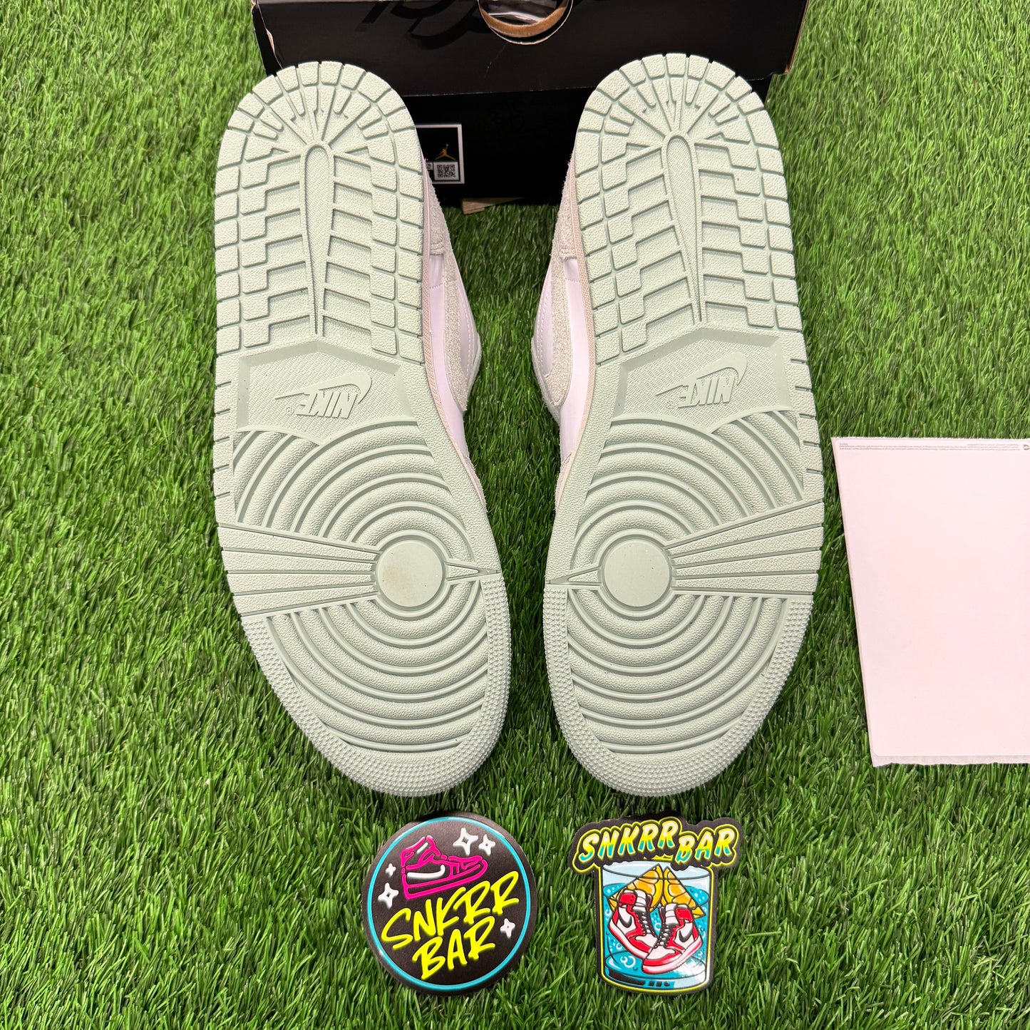 Jordan 1 Low SE Seafoam SIZE 12.5M/14W