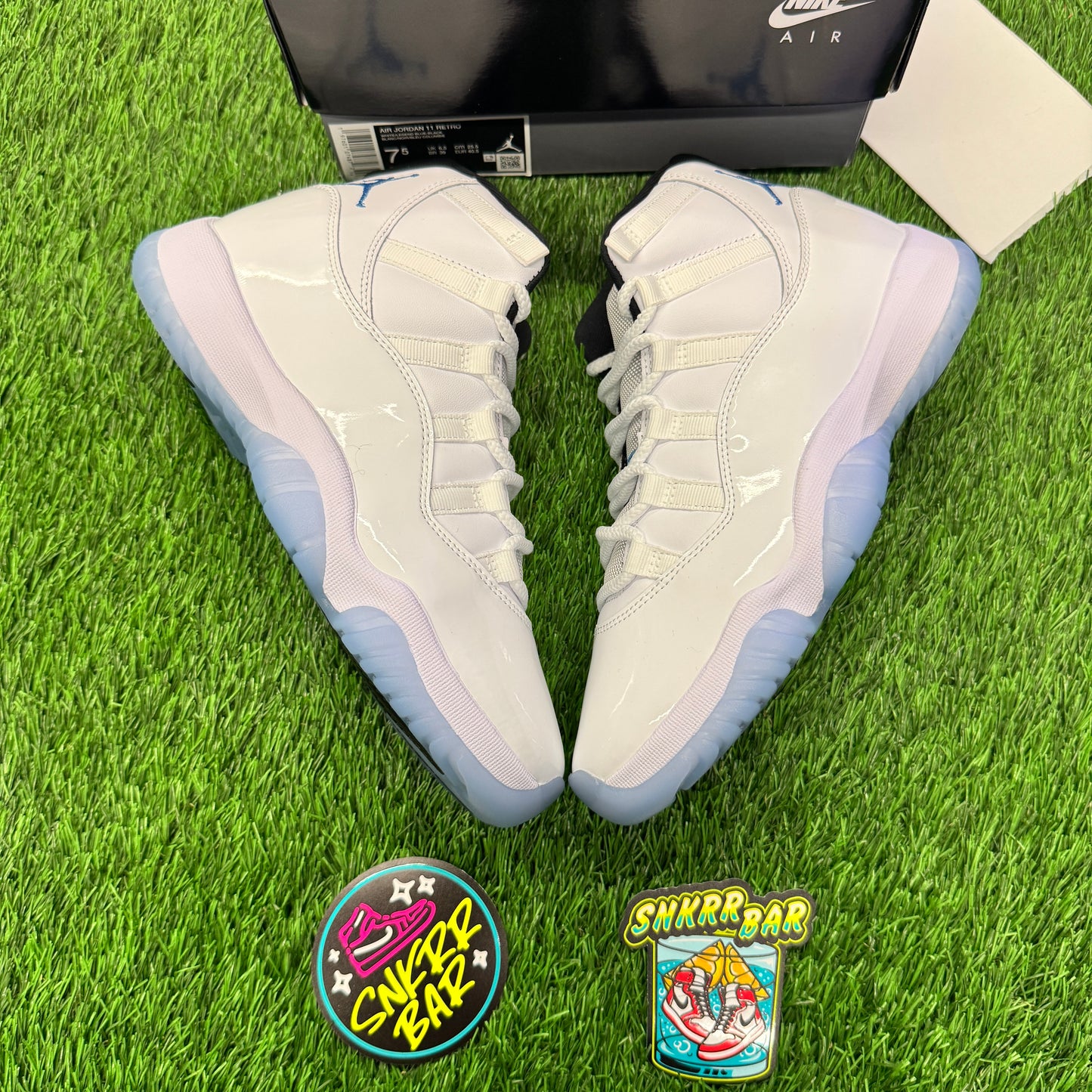 Jordan 11 Retro Legend Blue (2024) SIZE 7.5M/9W