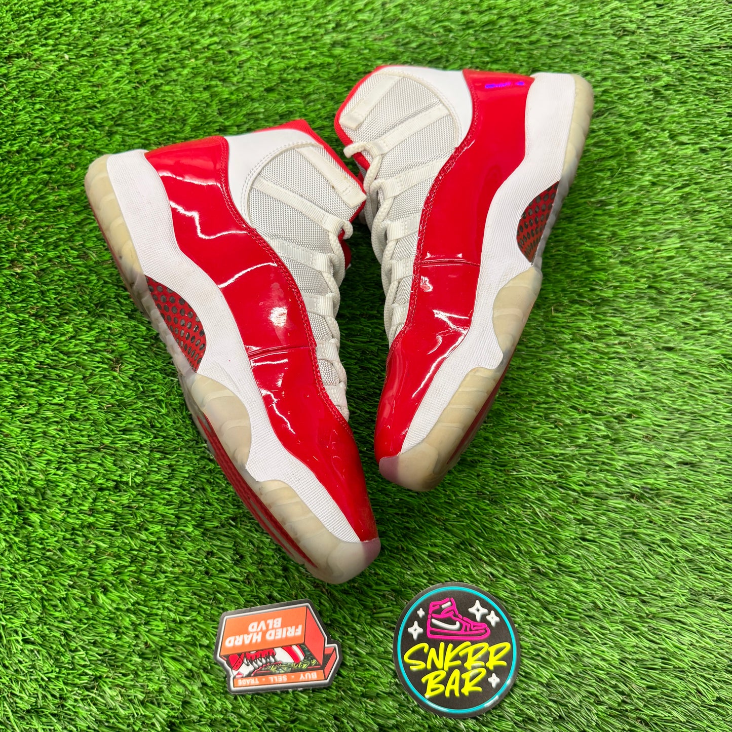 Jordan 11 Retro Cherry (2022) 10.5M/12W