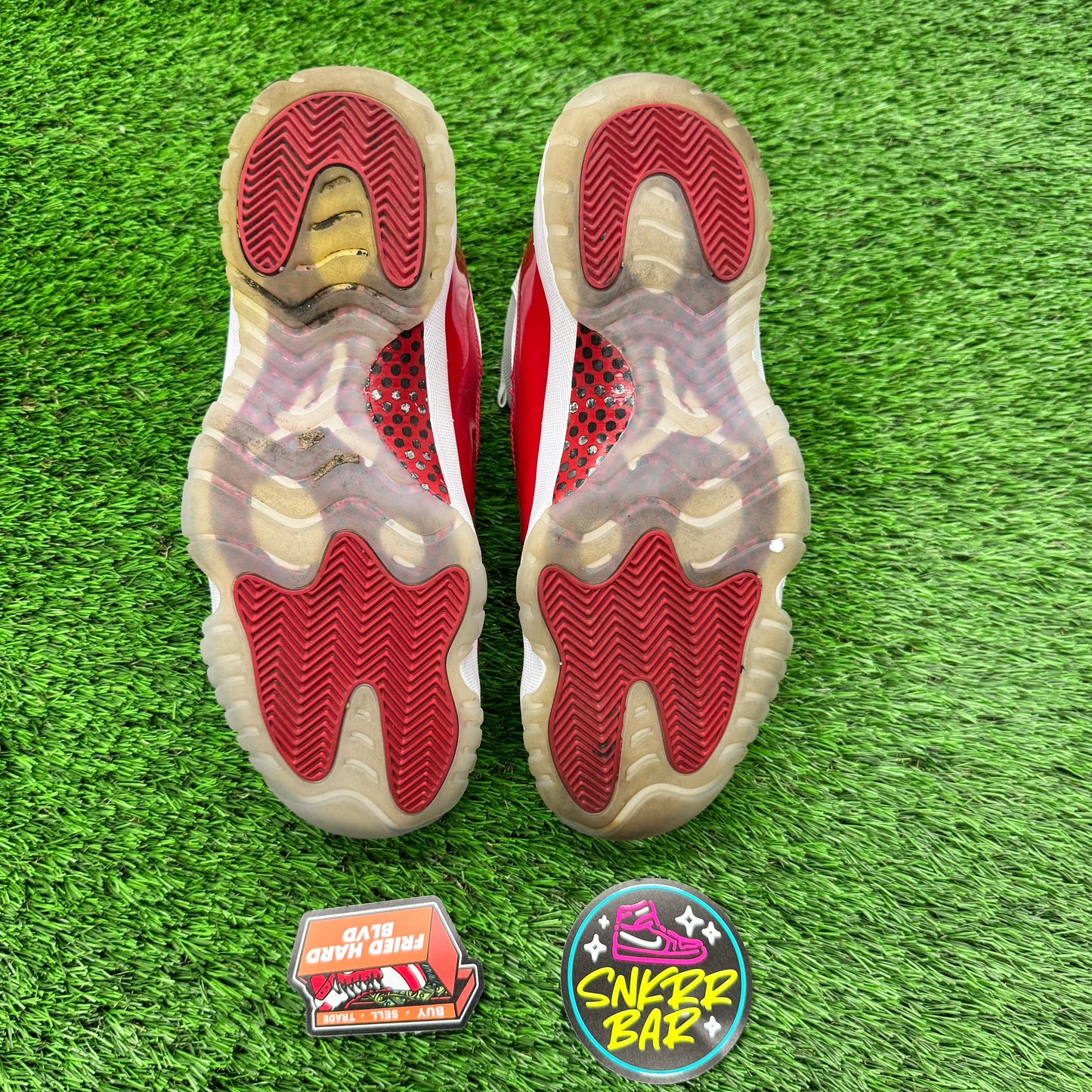 Jordan 11 Retro Cherry (2022) 10.5M/12W