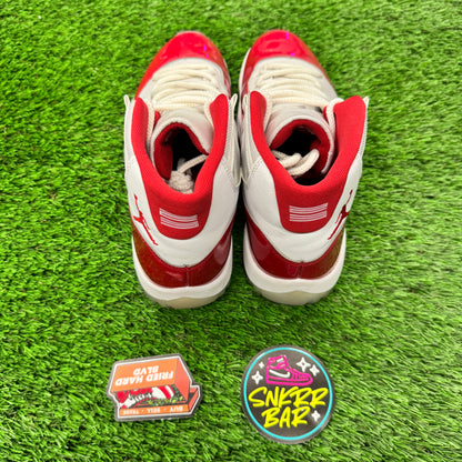 Jordan 11 Retro Cherry (2022) 10.5M/12W