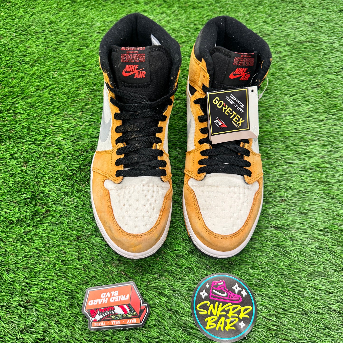 Jordan 1 Retro High Element Gore-Tex Light Curry