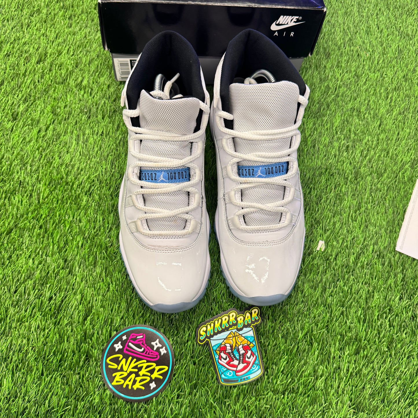 Jordan 11 Retro Legend Blue (2024) SIZE 8M/9.5W