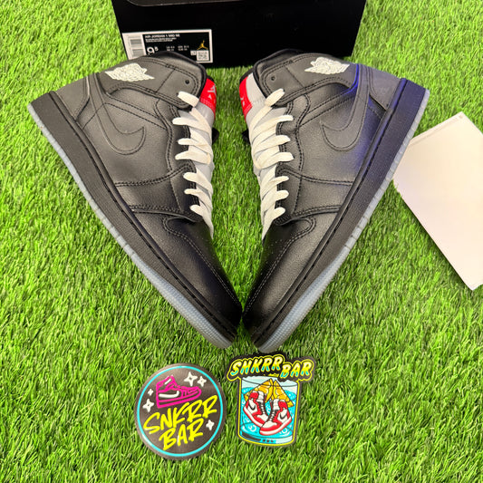 Jordan 1 Mid SE Black Metallic Reimagined SIZE 9.5M/11W