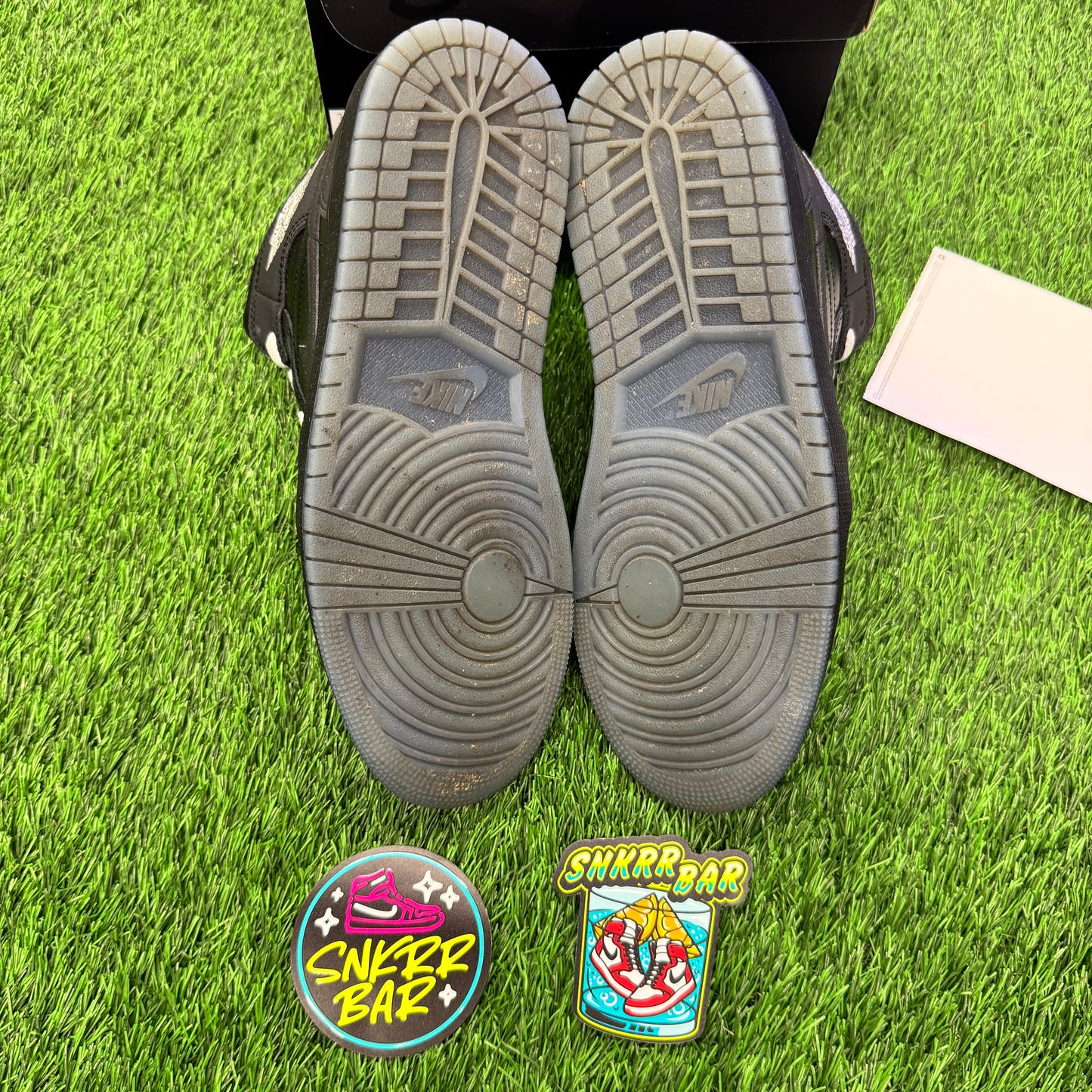 Jordan 1 Mid SE Black Metallic Reimagined SIZE 9.5M/11W