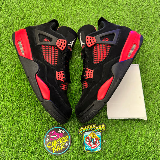 Jordan 4 Retro Red Thunder SIZE 10.5M/12W