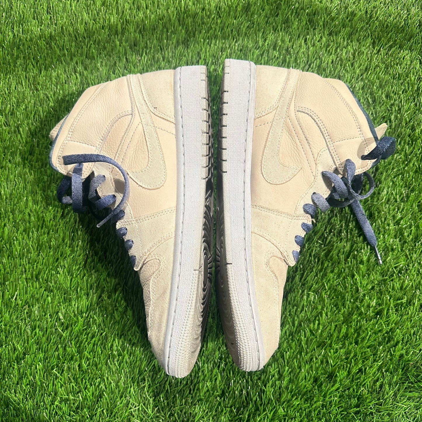 Jordan 1 Mid SE Sanddrift (Women's)