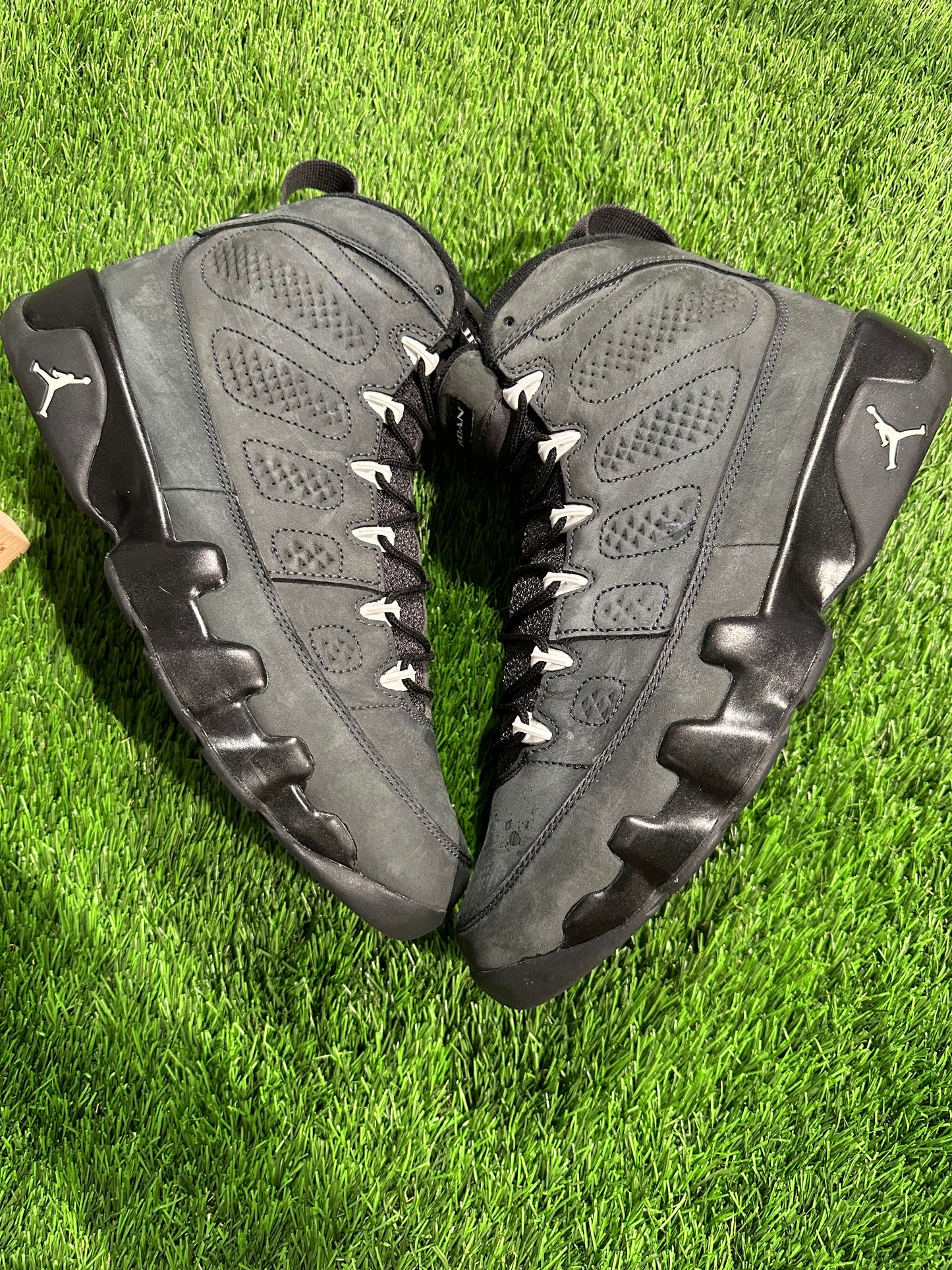 Jordan 9 Retro Anthracite