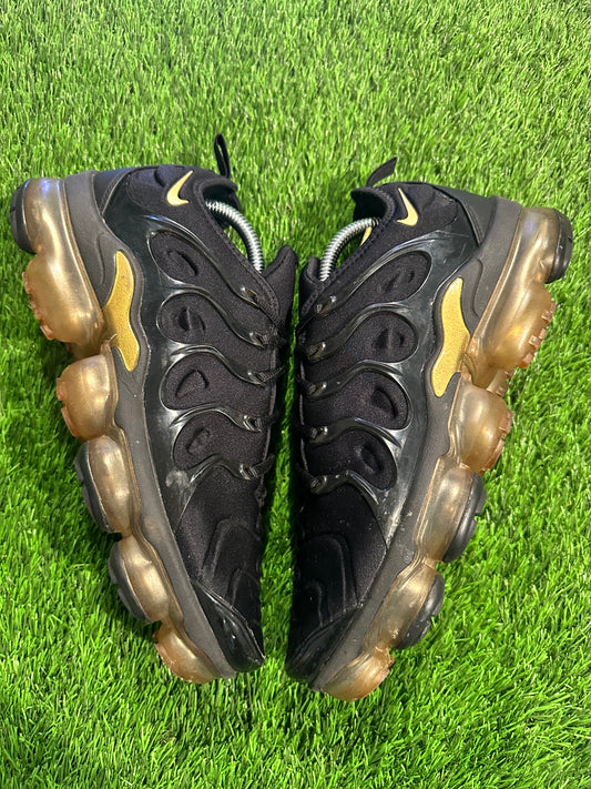 Nike Air VaporMax Plus Black Metallic Gold 8.5M/10W