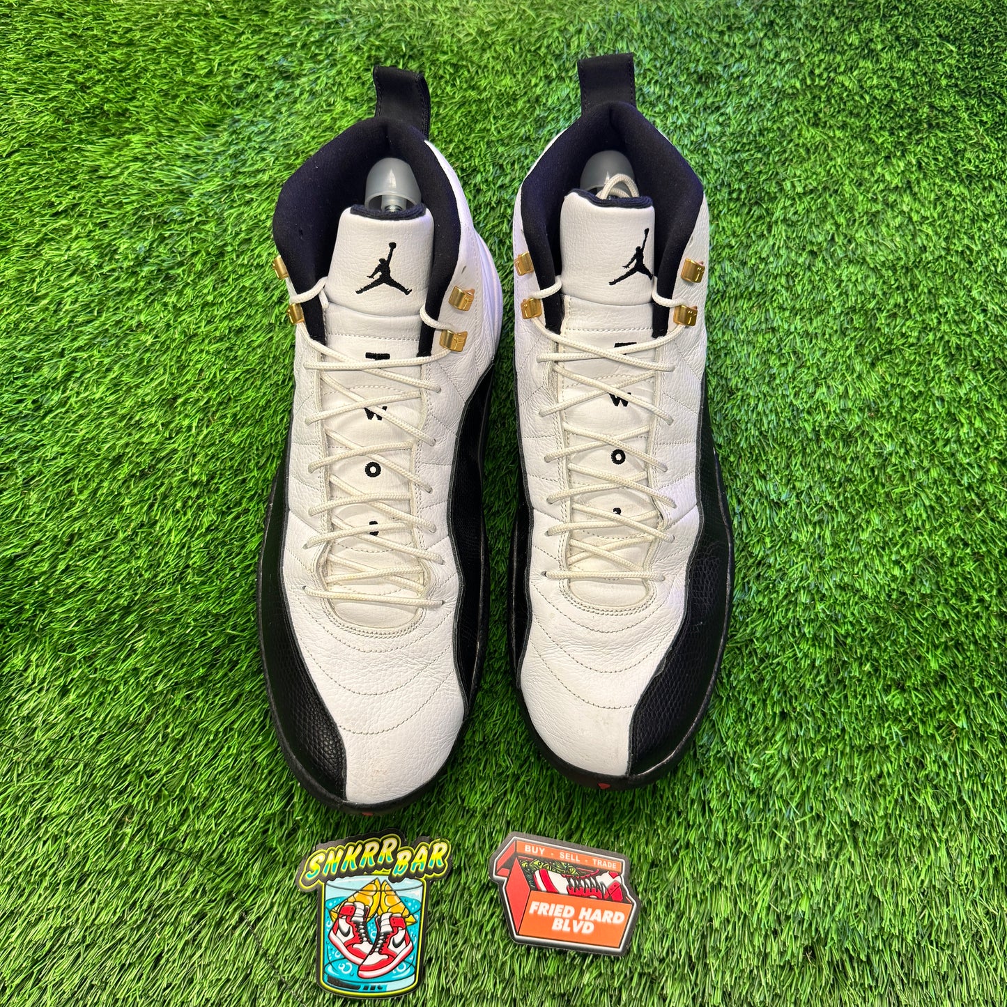 Jordan 12 Retro Taxi (2013) SIZE 15M/16.5W