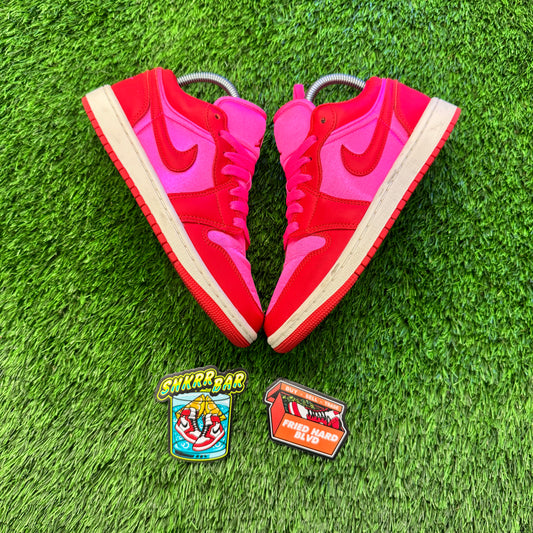 Jordan 1 Low SE Pink Blast (Women's) 5Y/6.5W