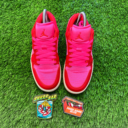 Jordan 1 Low SE Pink Blast (Women's) 5Y/6.5W